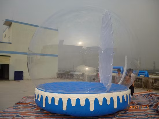 Boule à neige gonflable pour la décoration de vacances